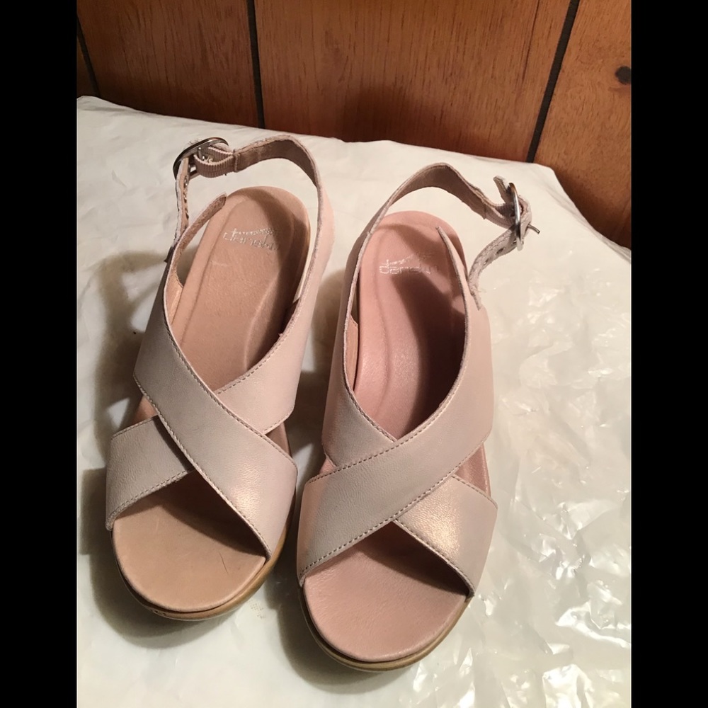Dansko sling back tan wedges